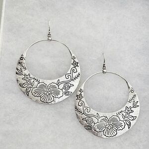 Rare Silpada Sterling Silver Floral Basket Etched Hoop Earrings W2378